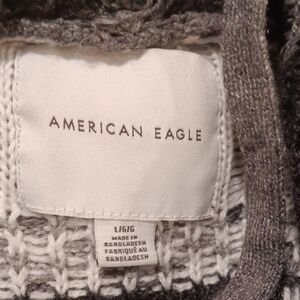 American Eagle Gray and White Knit Sweater